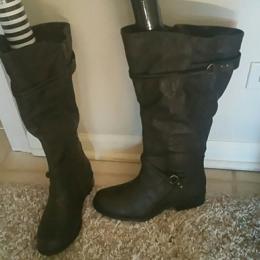 Boots, wide calf